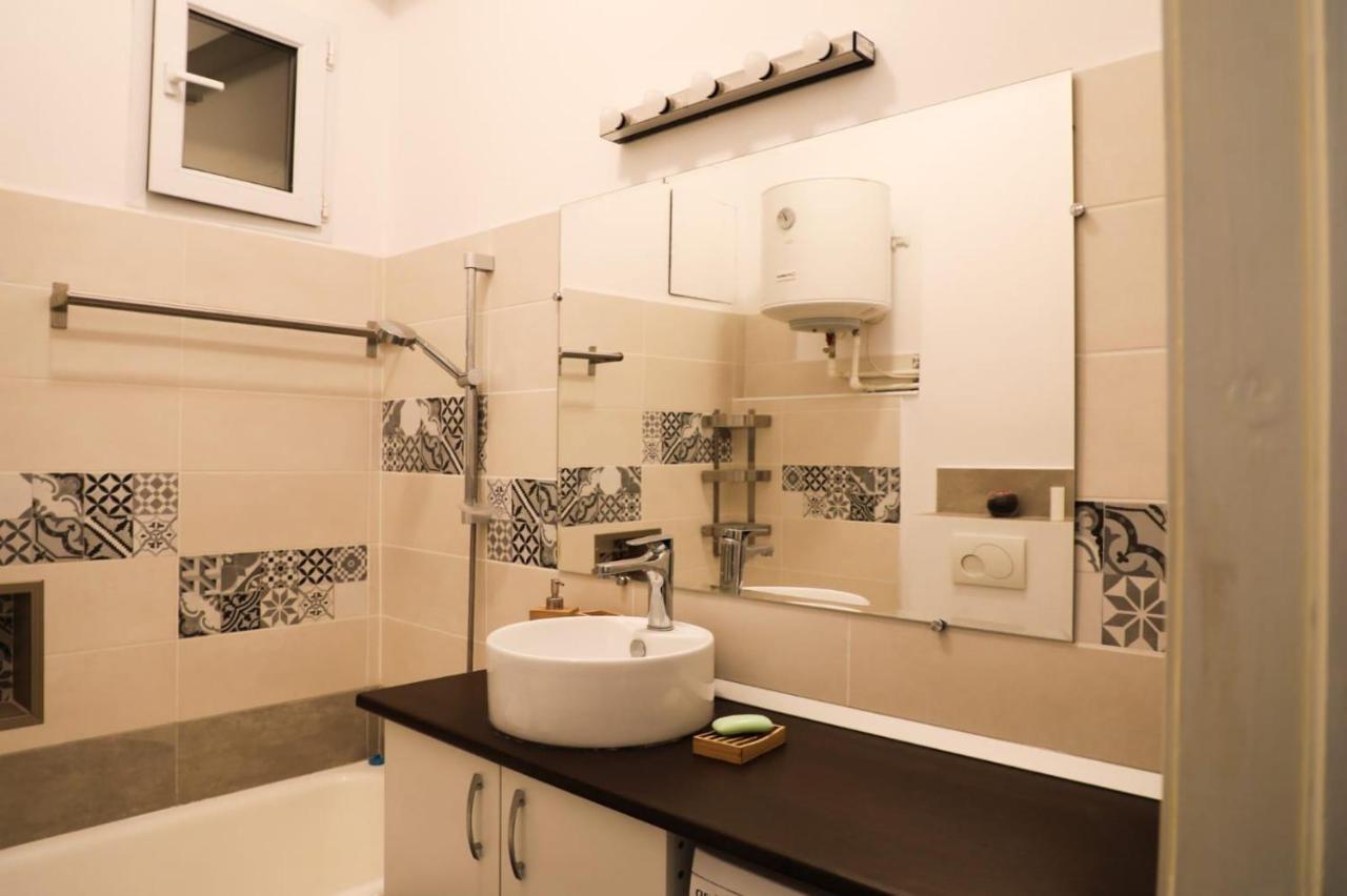 Ultracentral Cozy Apartment Near Old Town Bukarest Exterior foto